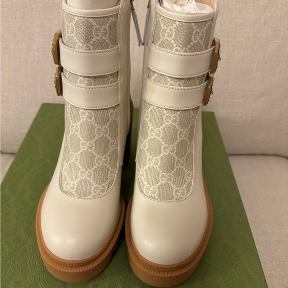 Brand new and authentic Gucci heels - Picture 5 of 7